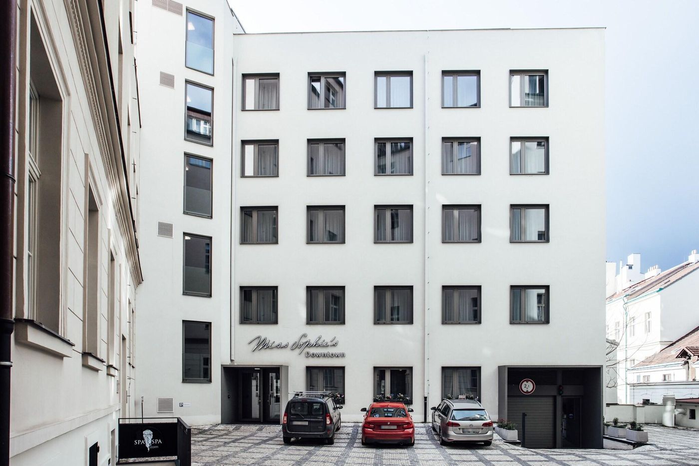 Miss-Sophie-s-Downtown-General-view-4