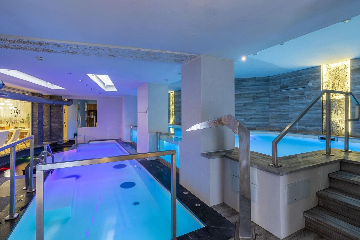 Columbia-Charming-Spa-Sports-and-Entertainment-92