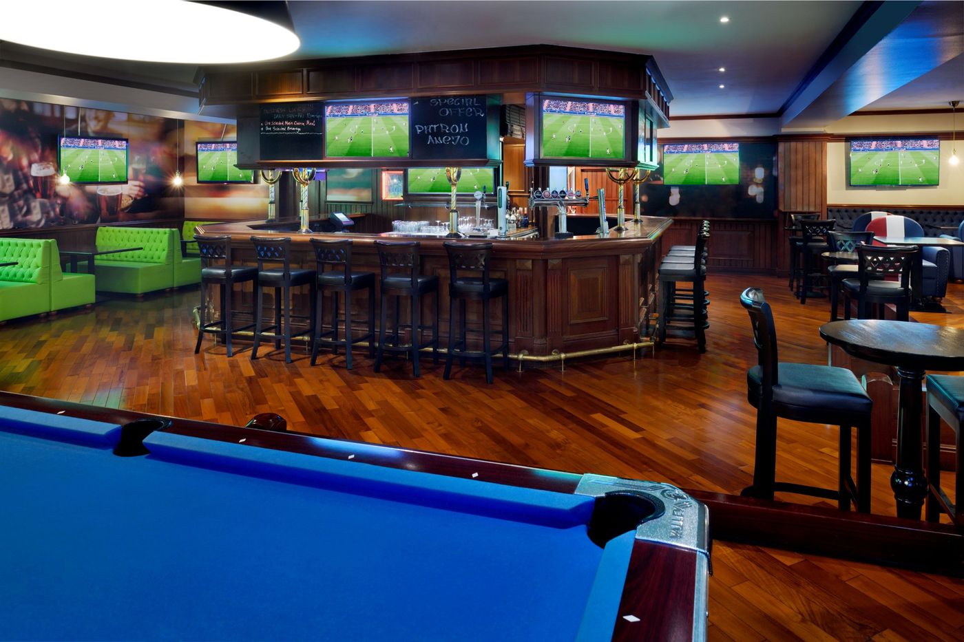 Movenpick-Bur-Dubai-Bar-59