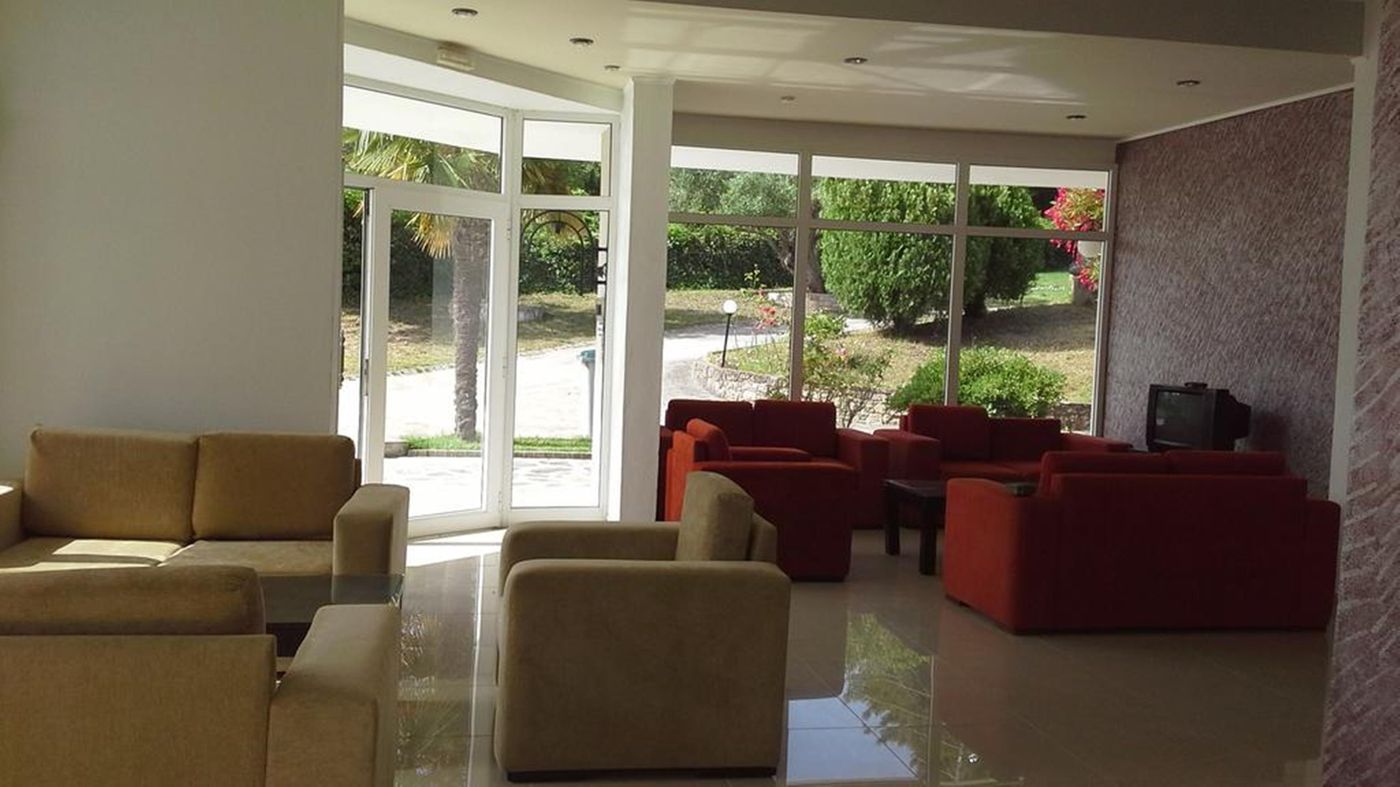 Pashos-Hotel-Lobby-17