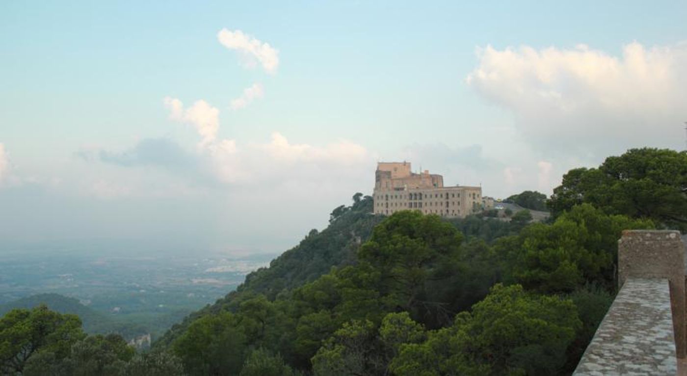 Petit Hotel Hostatgeria Sant Salvador