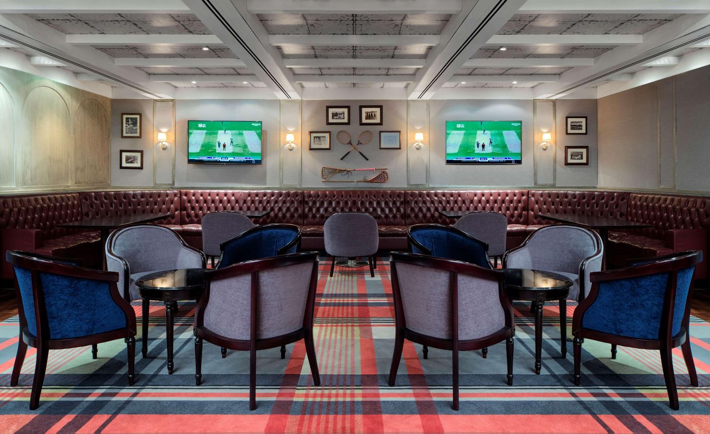 Hyatt-Regency-Dubai-Bar-46