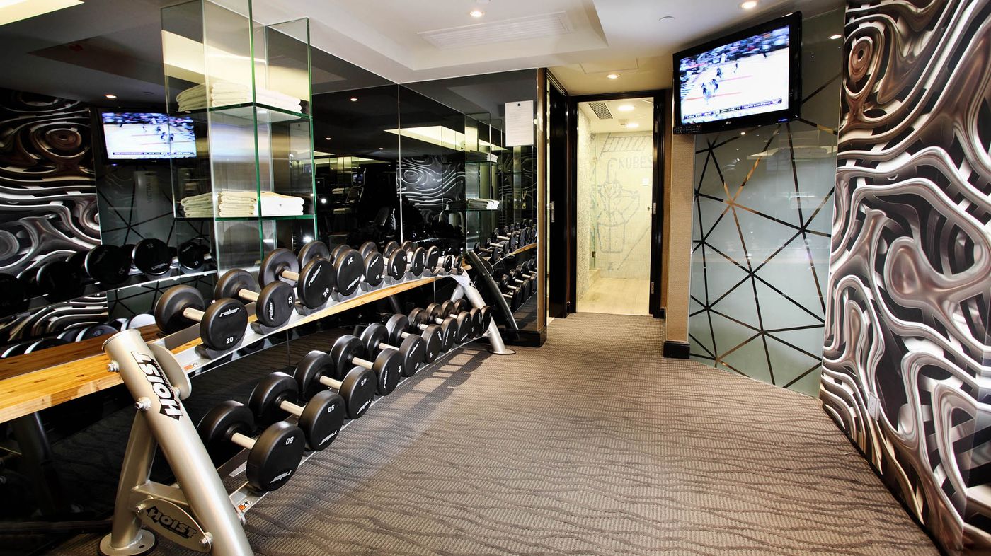 The-Luxe-Manor-Sports-and-Entertainment-17