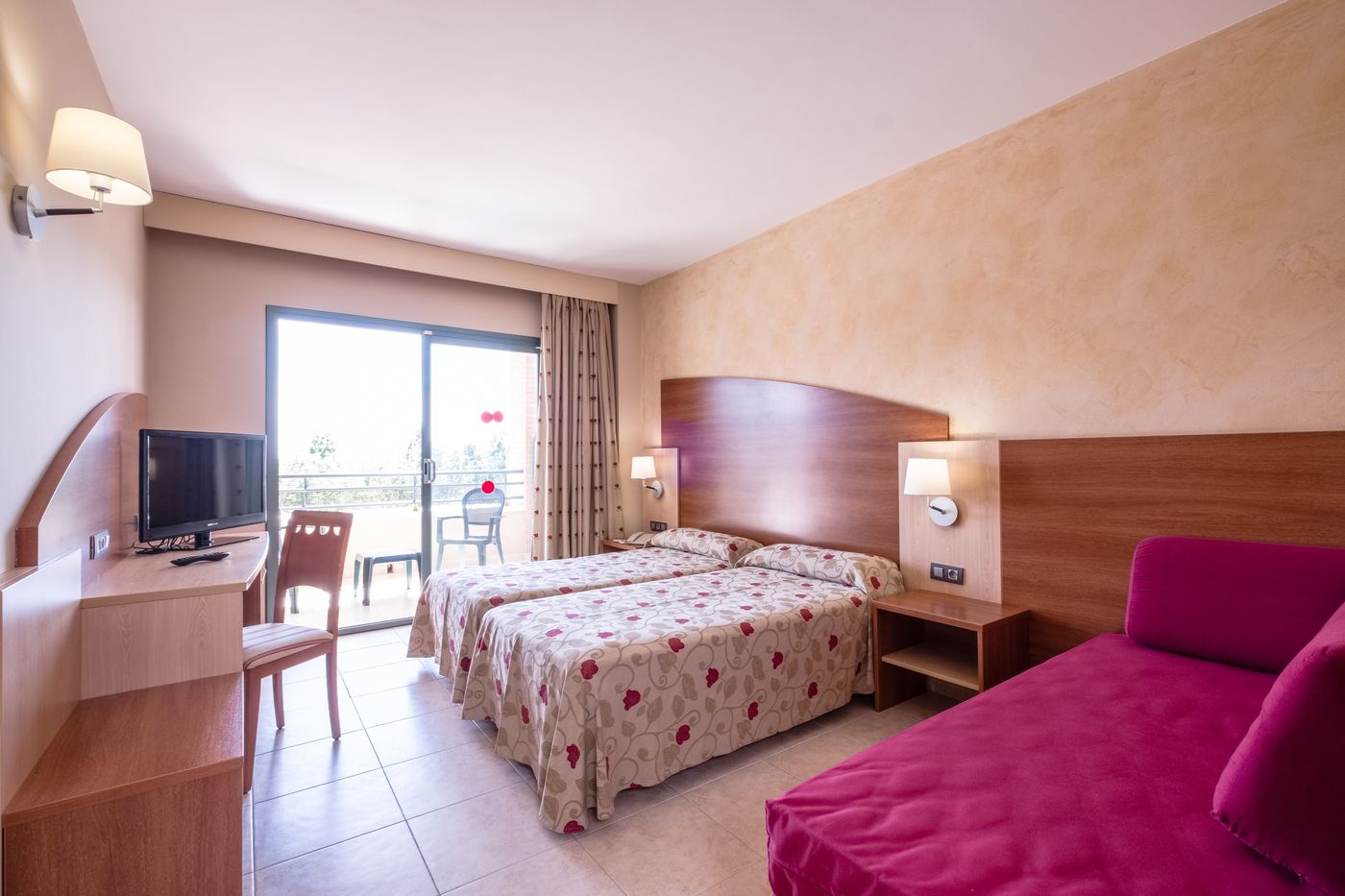 California-Palace-Room-20