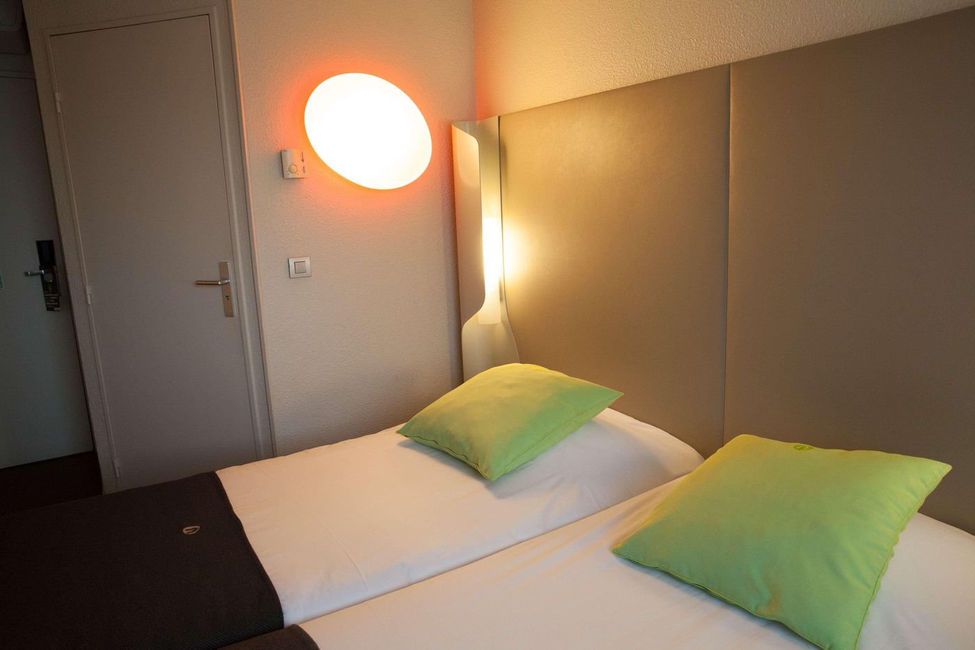 Campanile-Paris-Ouest---Nanterre---La-Defense-Room-28