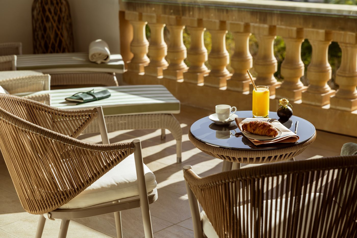 Corinthia-Palace-Hotel-Terrace-16