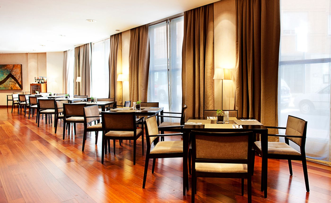 NH-Ciudad-de-Almeria-Restaurant-17