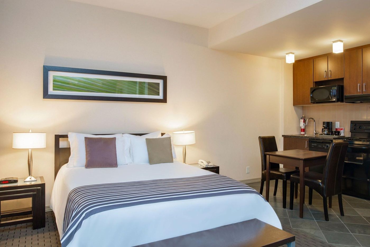 Sandman-Suites-Davie-Room-28