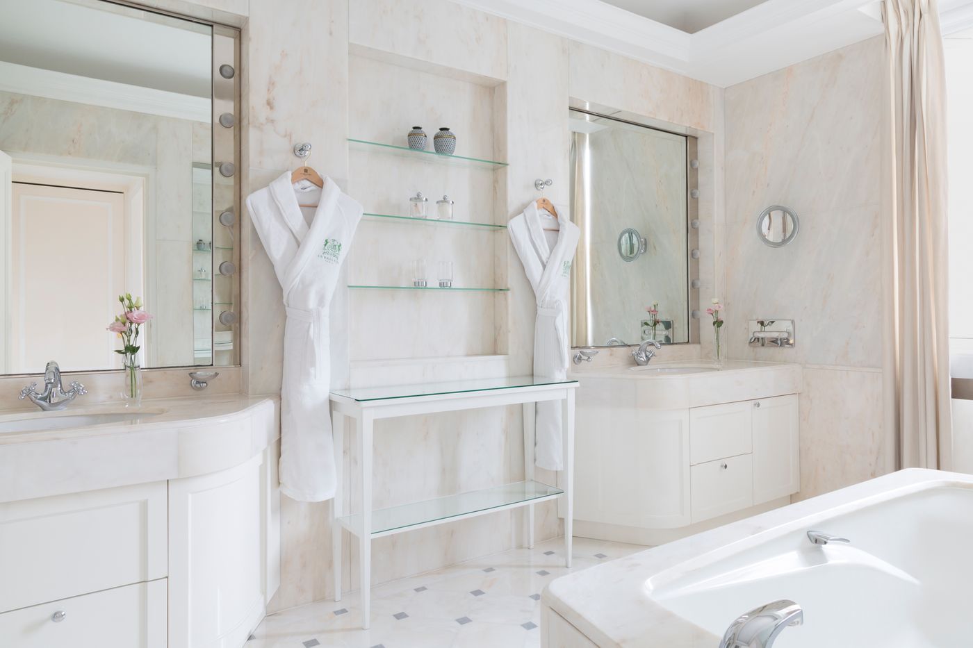 Le-Bristol-Paris-Room-68