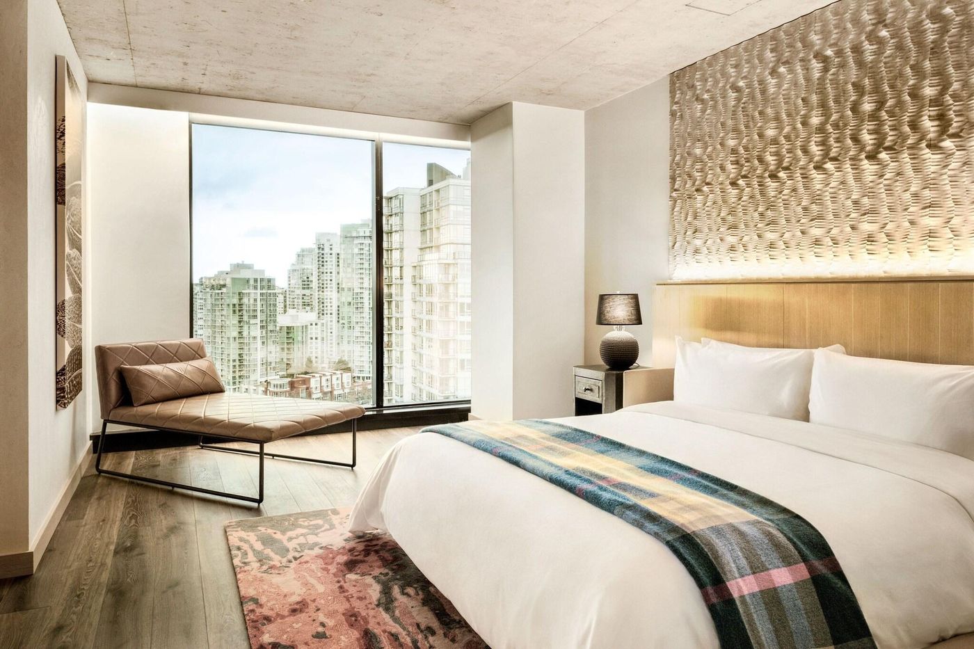 the-DOUGLAS--Autograph-Collection-Room-36