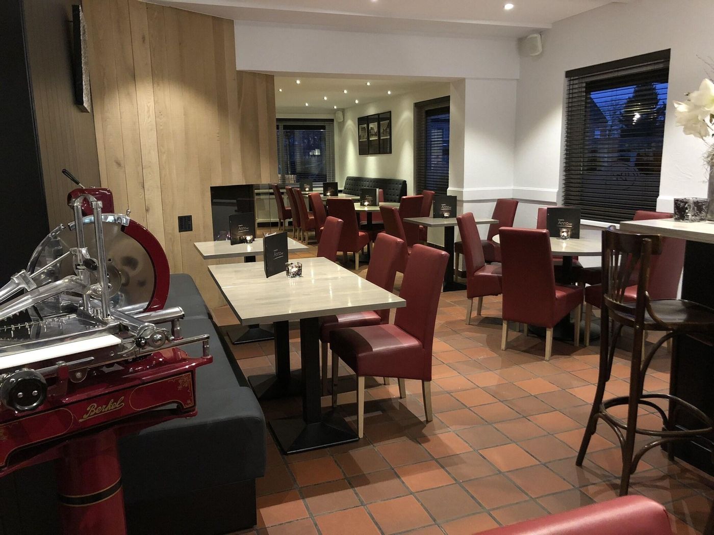 De Heidebloem-Belgium-ZOERSEL-Lobby-8