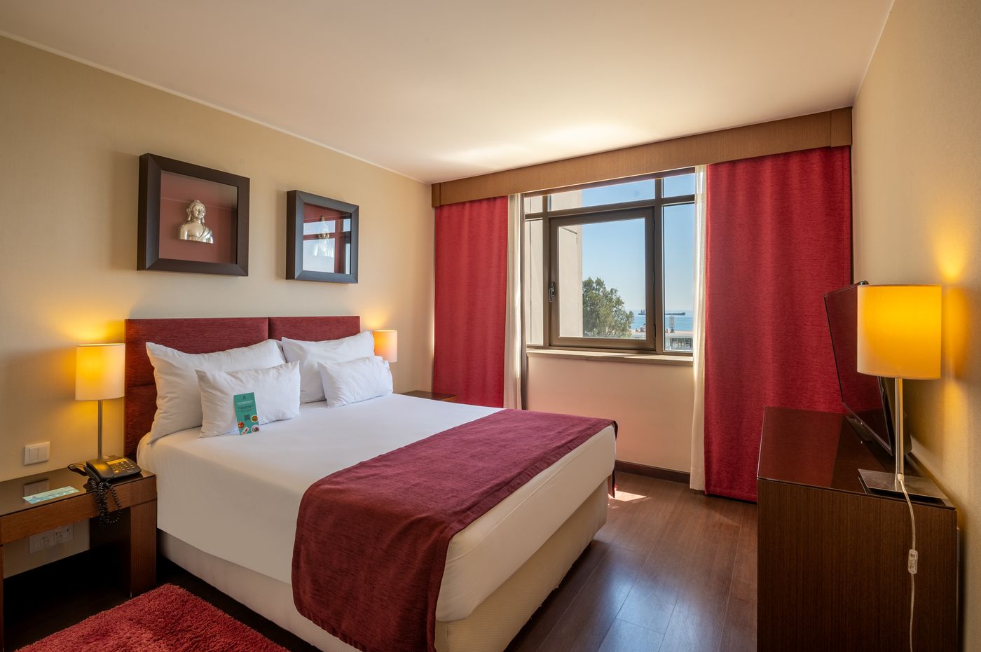 Vila-Gale-Village-Cascais-Room-5