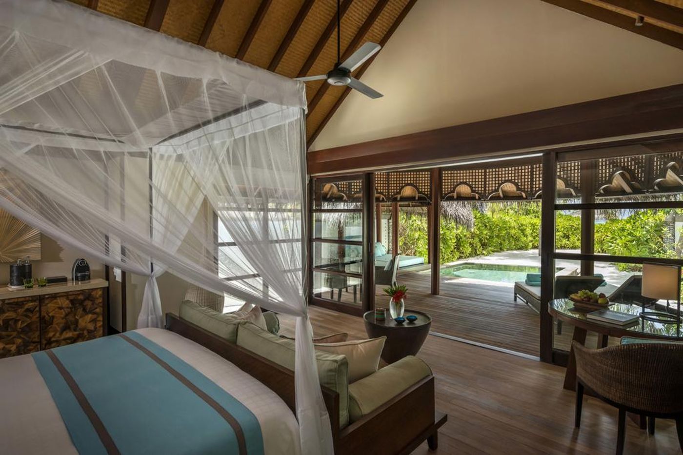 Four Seasons Kudahuraa