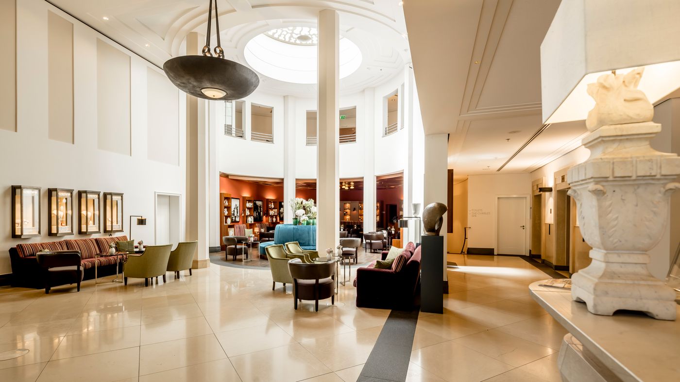 The-Charles-Hotel-Lobby-3