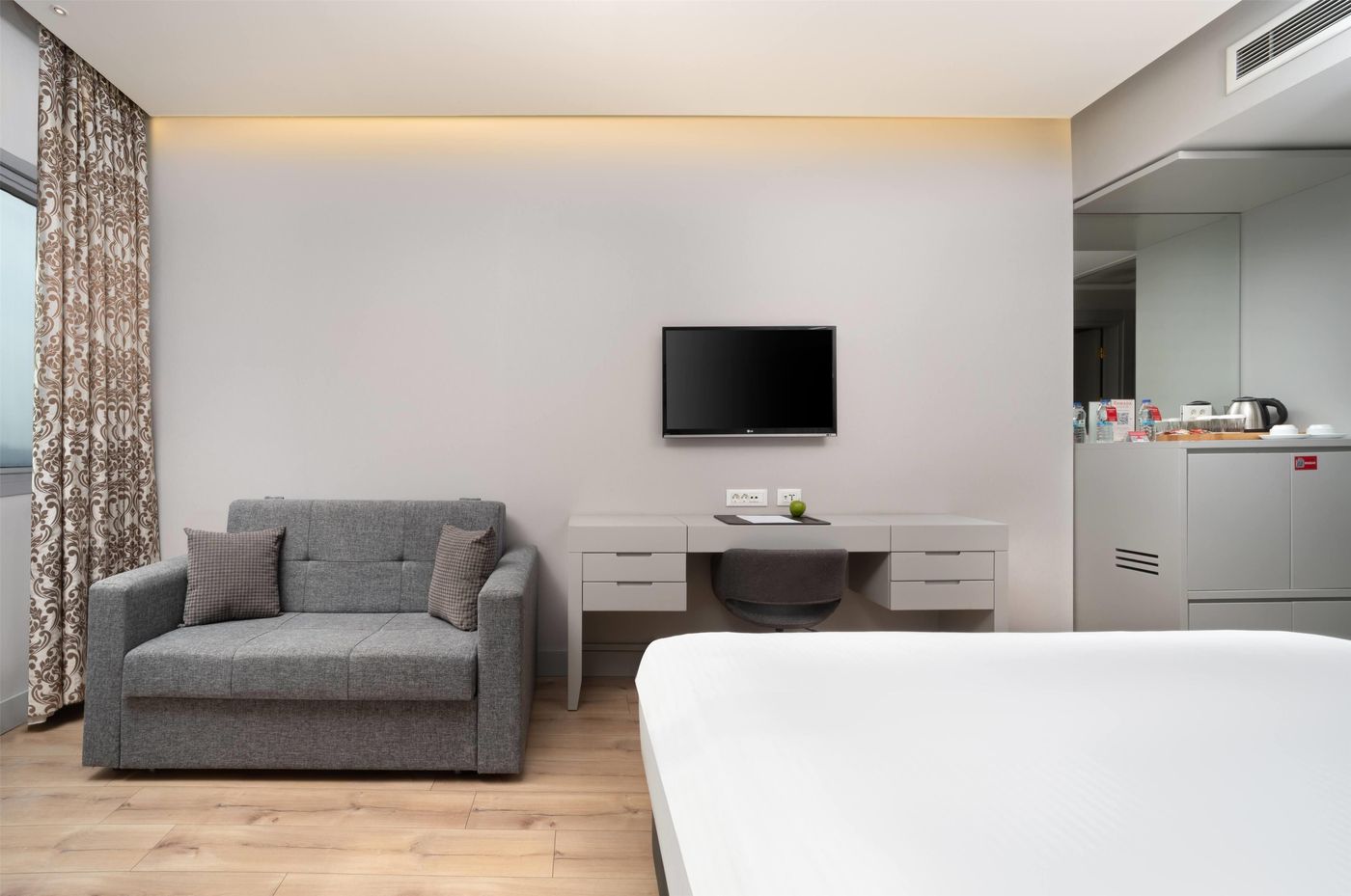 Ramada-Hotel---Suites-by--Istanbul-Atakoy-Room-21