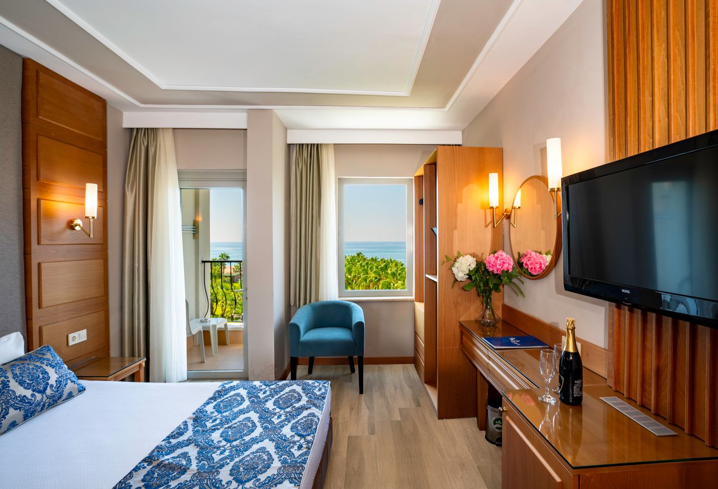 New - Royal Atlantis Beach