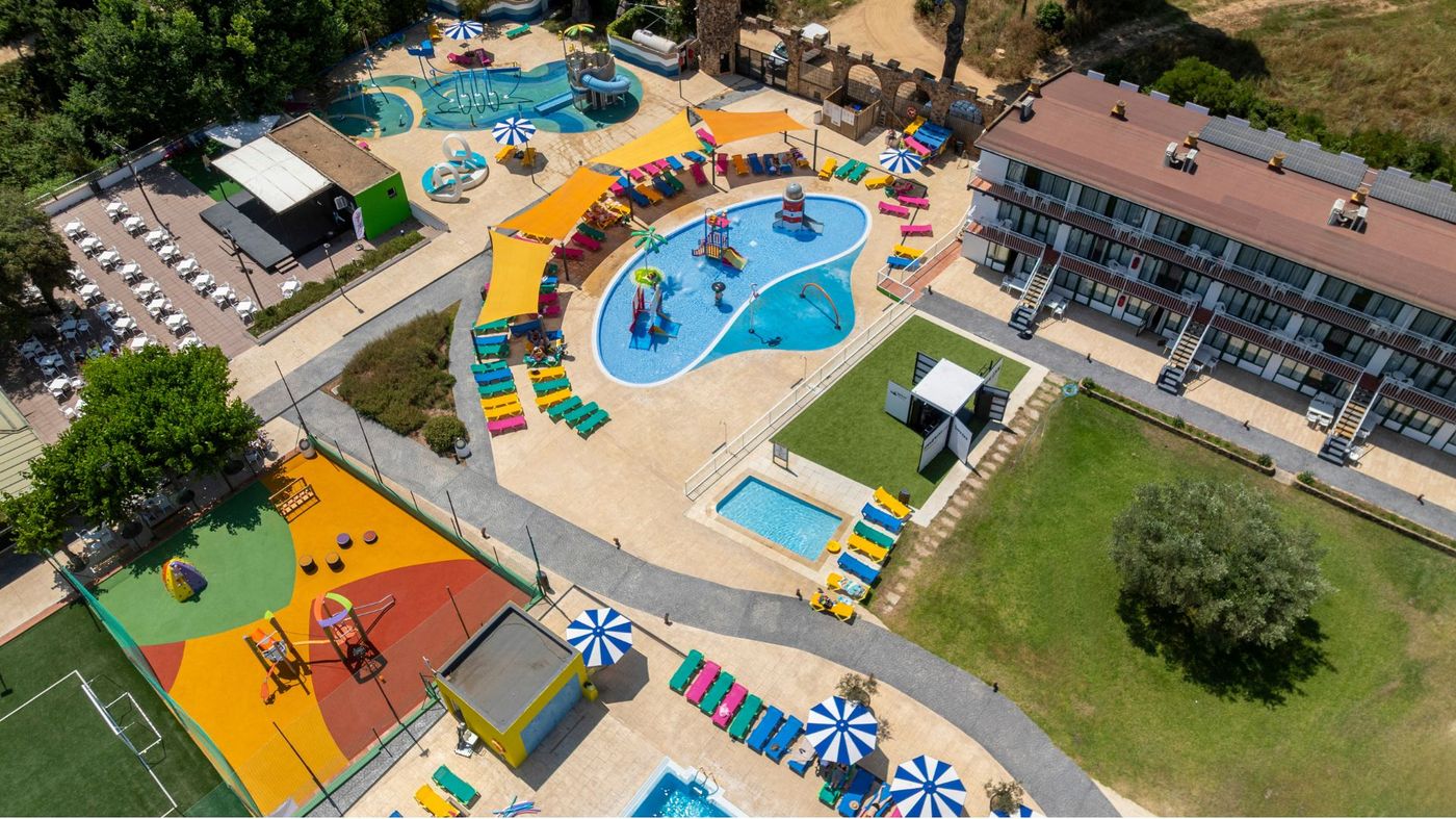 Medplaya-Sant-Eloi-Aparthotel-Pool-7