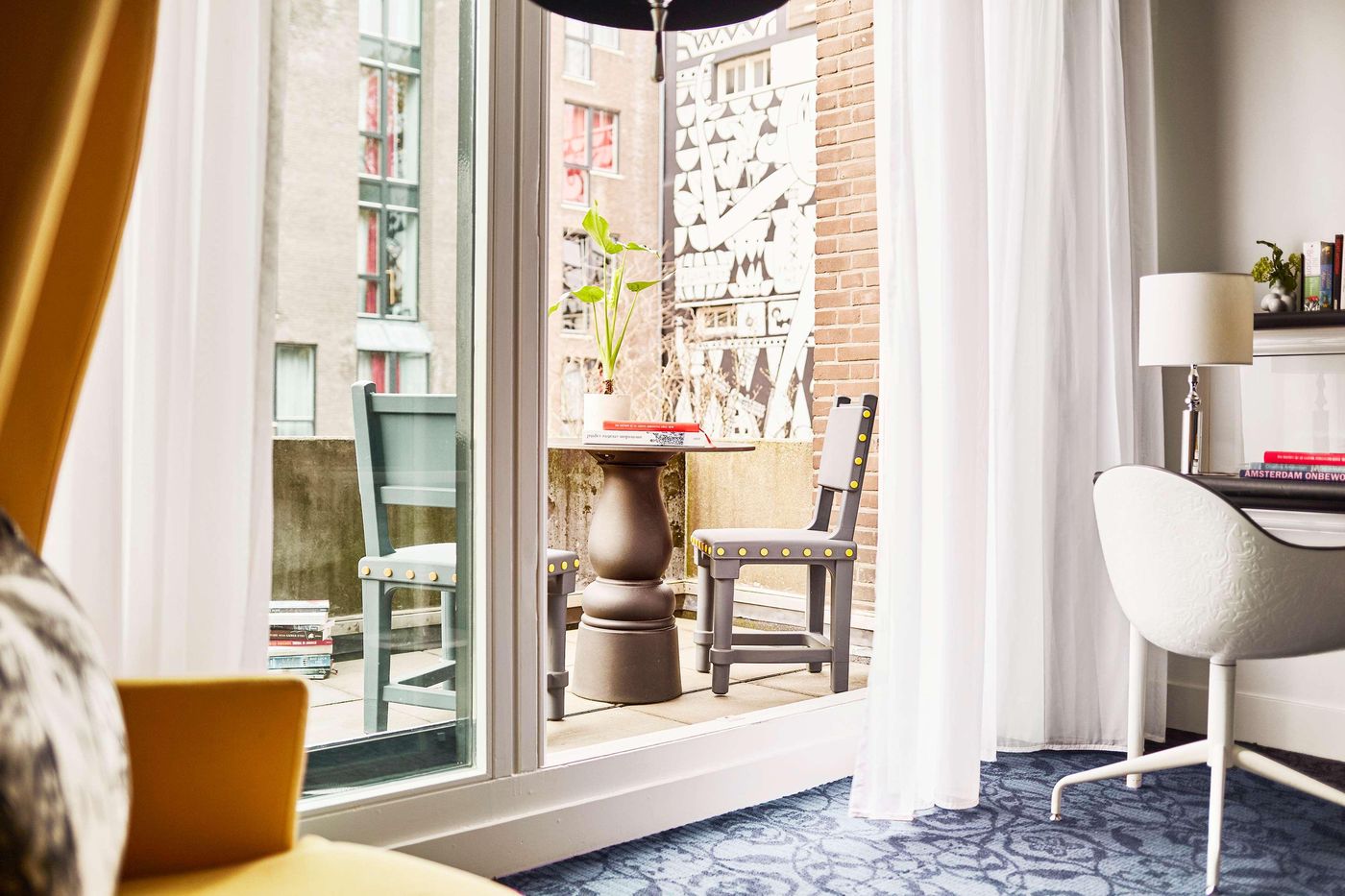 Andaz-Amsterdam-Prinsengracht-a-concept-by-Hyatt-Room-16