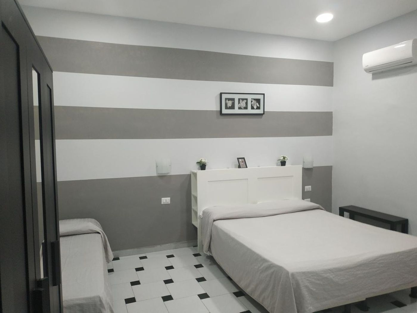 Luna Rossa - Italy - NAPLES (NAPOLI)  - Room - 8