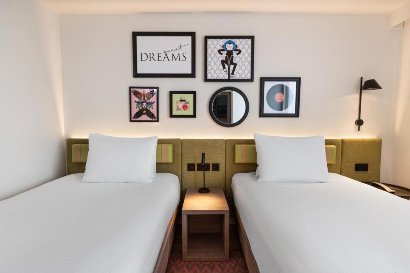 Hampton-by-Hilton-Dublin-City-Centre-Room-42