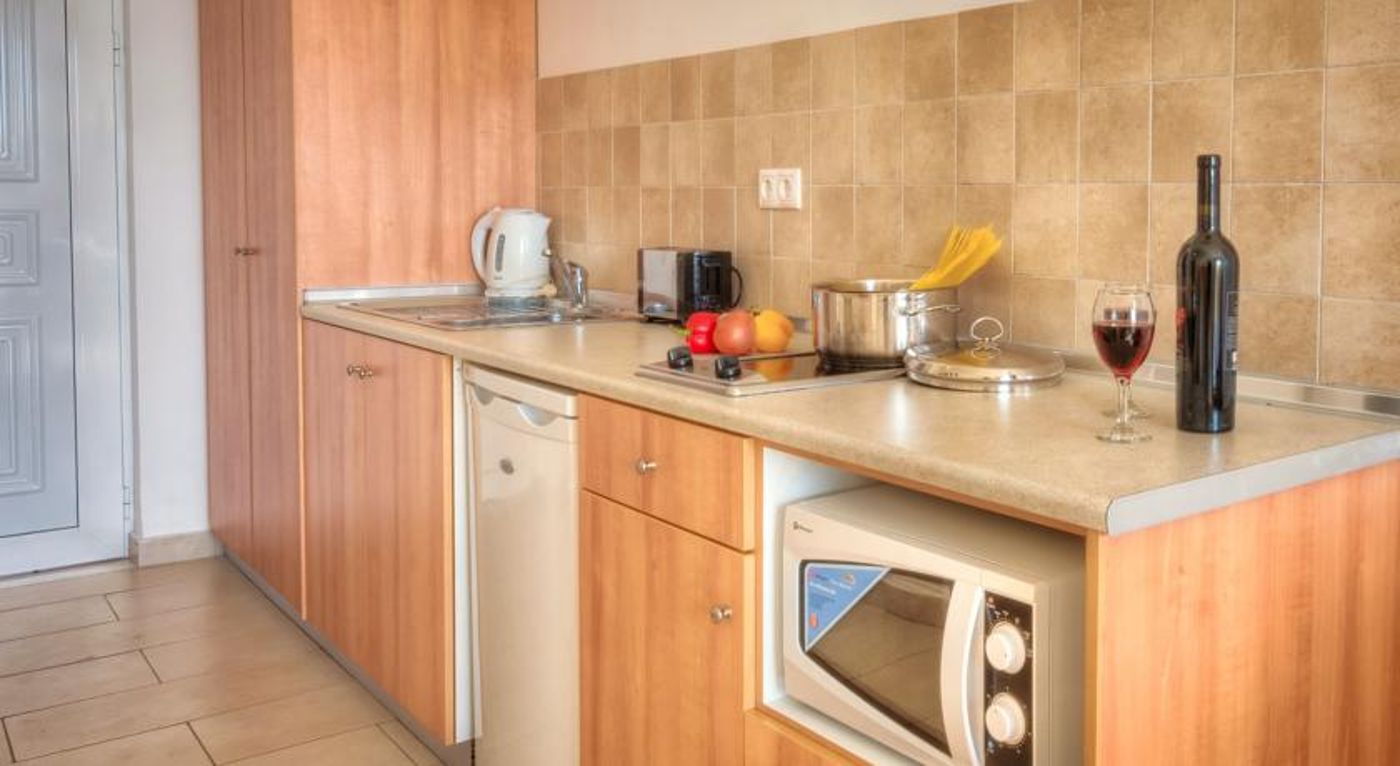 Matina Pefkos Apartments