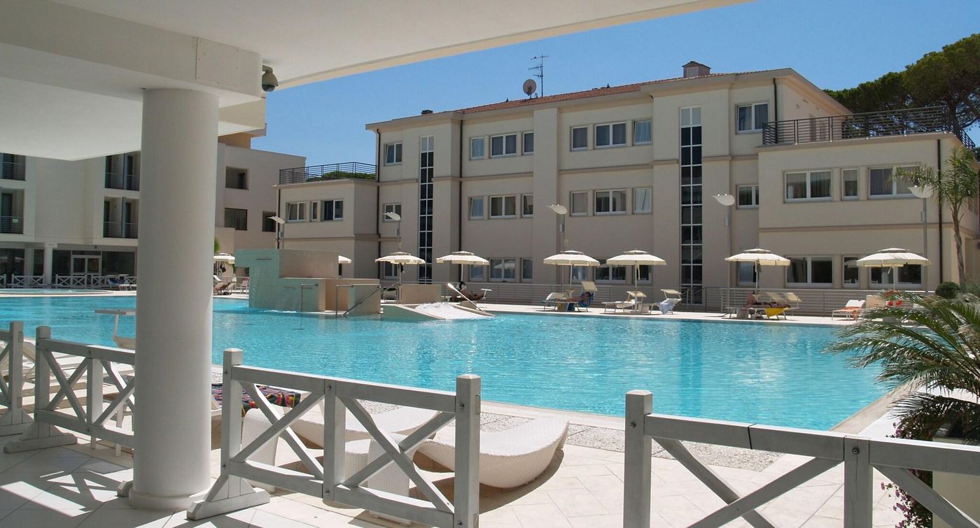 Terme-Marine-Leopoldo-II-Pool-2