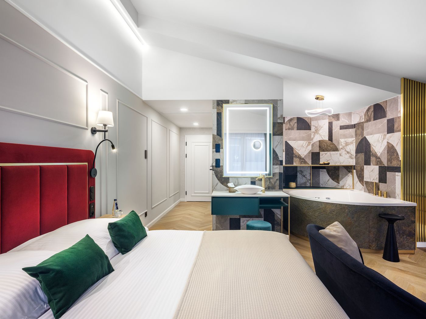 Hotel-Golden-Queen-Room-26