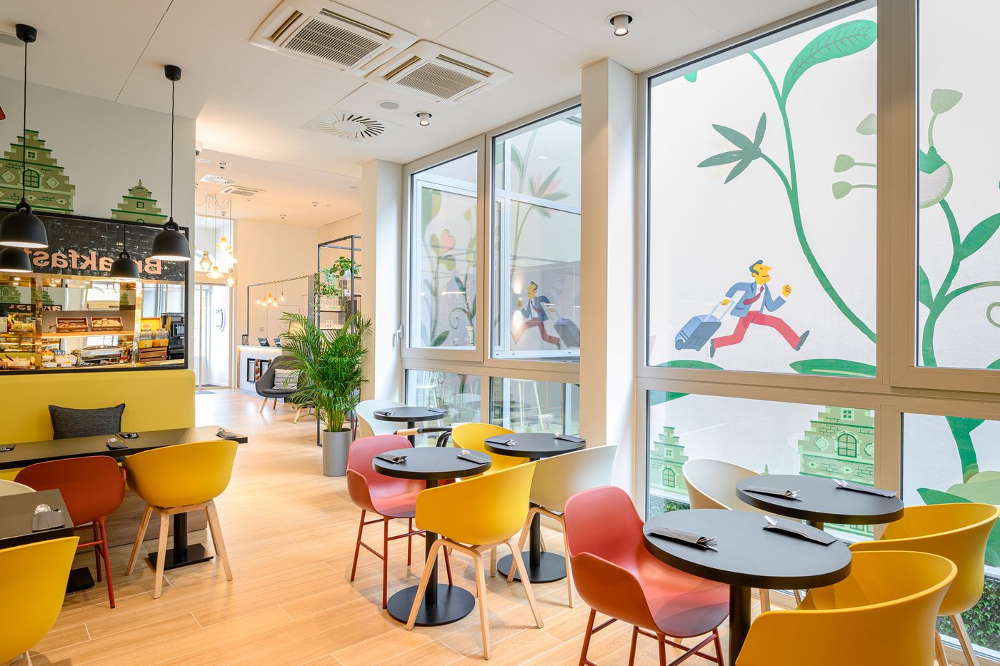 B-B-Hotel-Brussels-Centre-Gare-Du-Midi-Restaurant-10