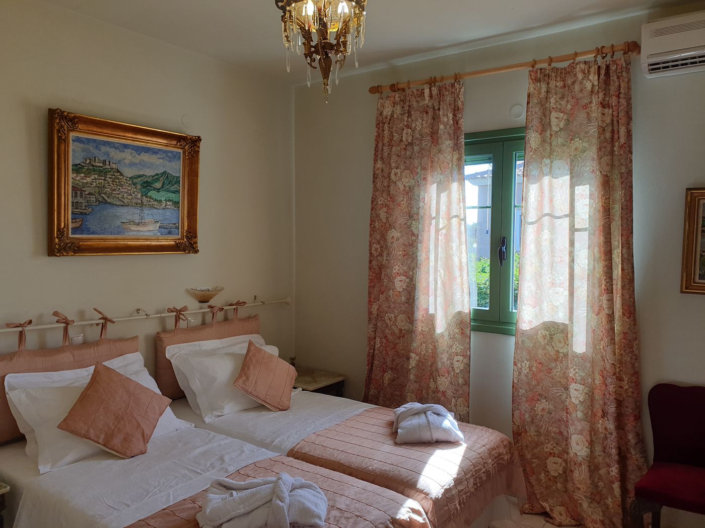 Monambeles-Villas-Room-32