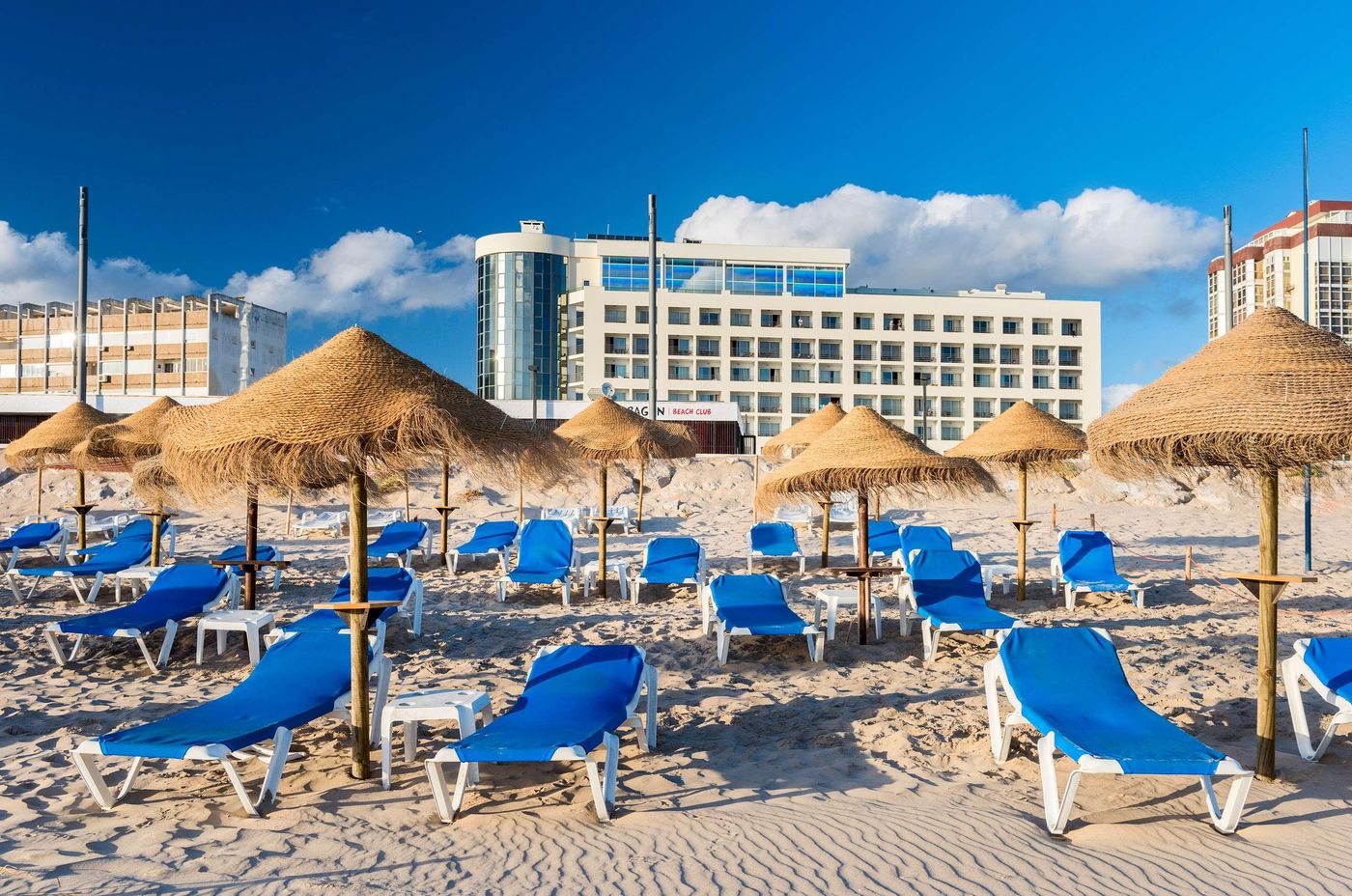 Tryp-Lisboa-Caparica-Mar-Hotel-Beach-2