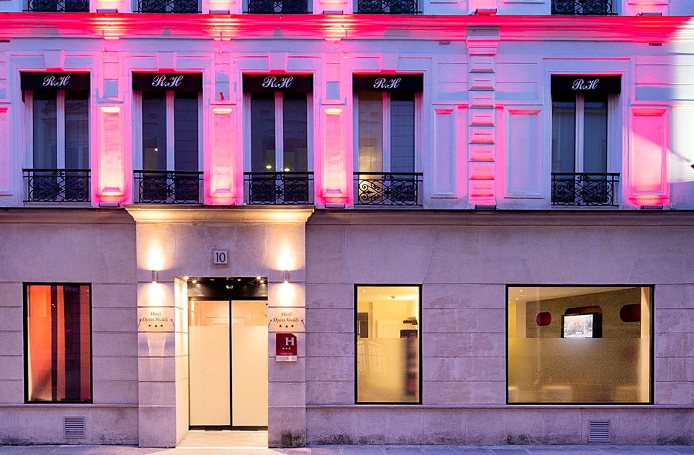 Hotel-10-OPERA-General-view-8