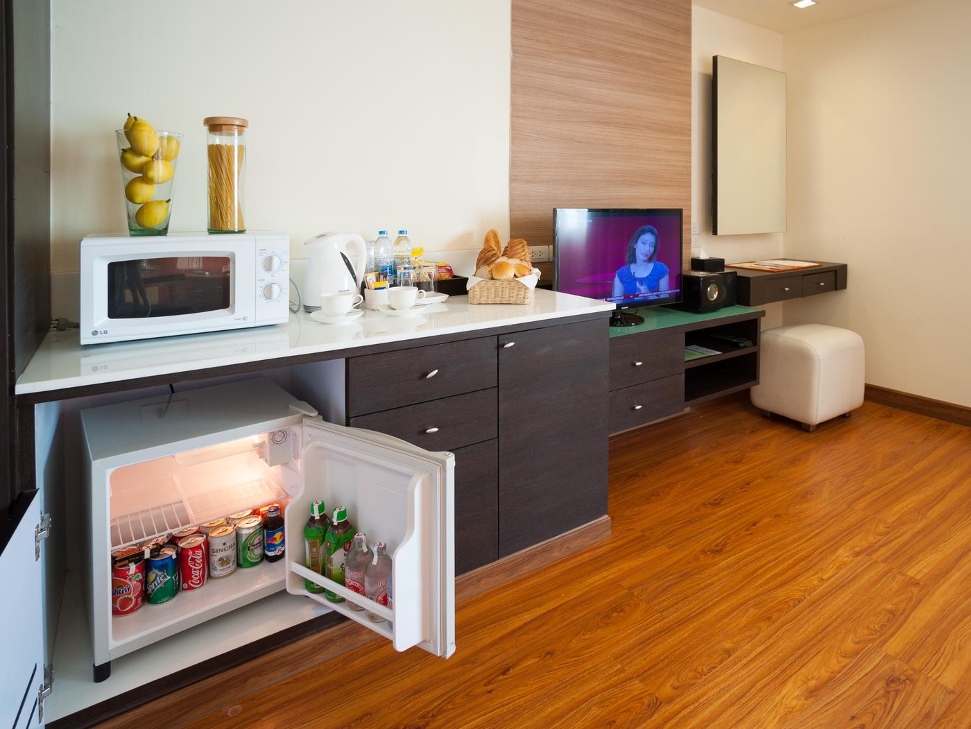 Aspen-Suites-Sukhumvit-2-Room-57