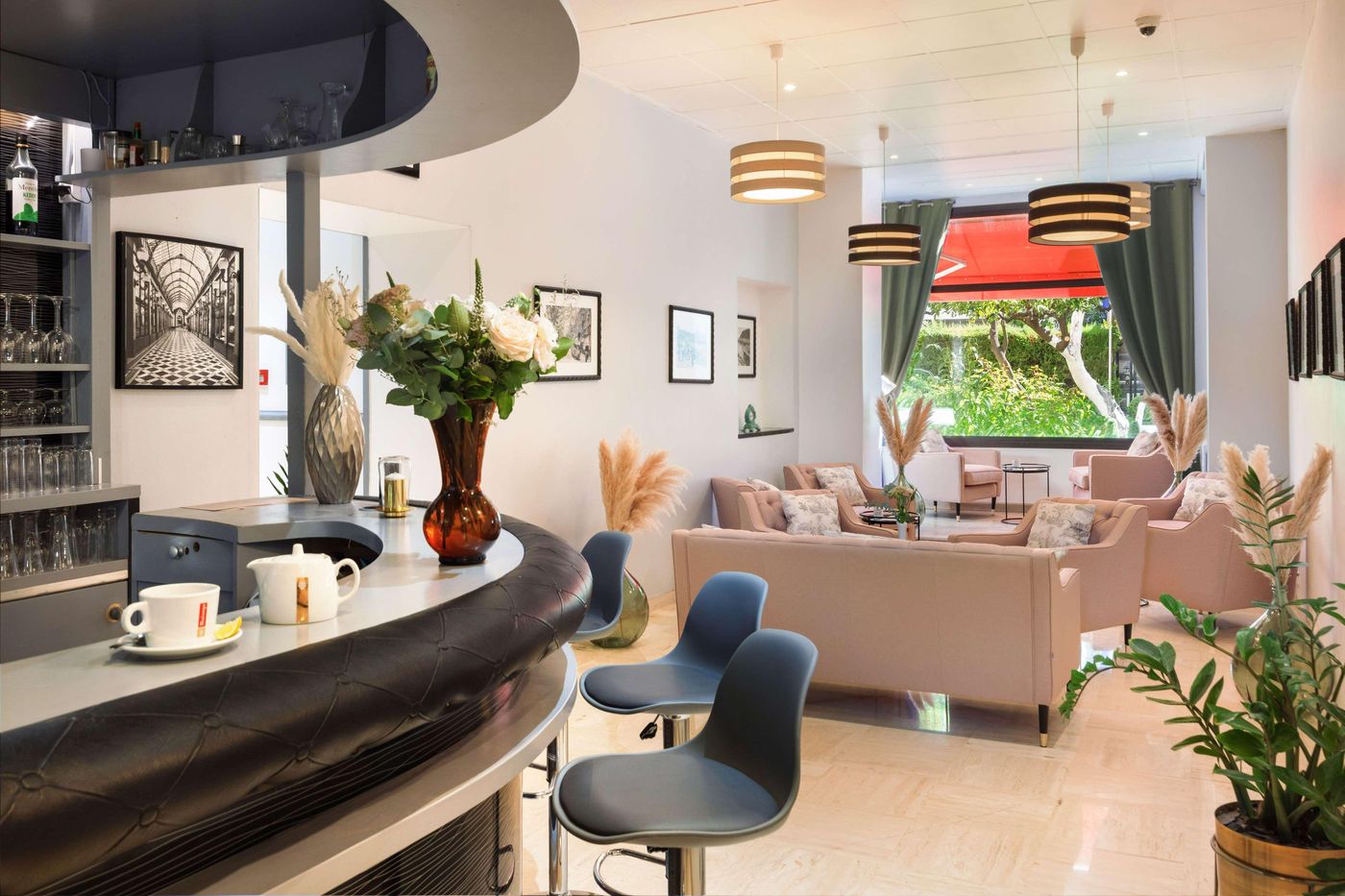 Best-Western-Plus-Hotel-Brice-Garden-Bar-64