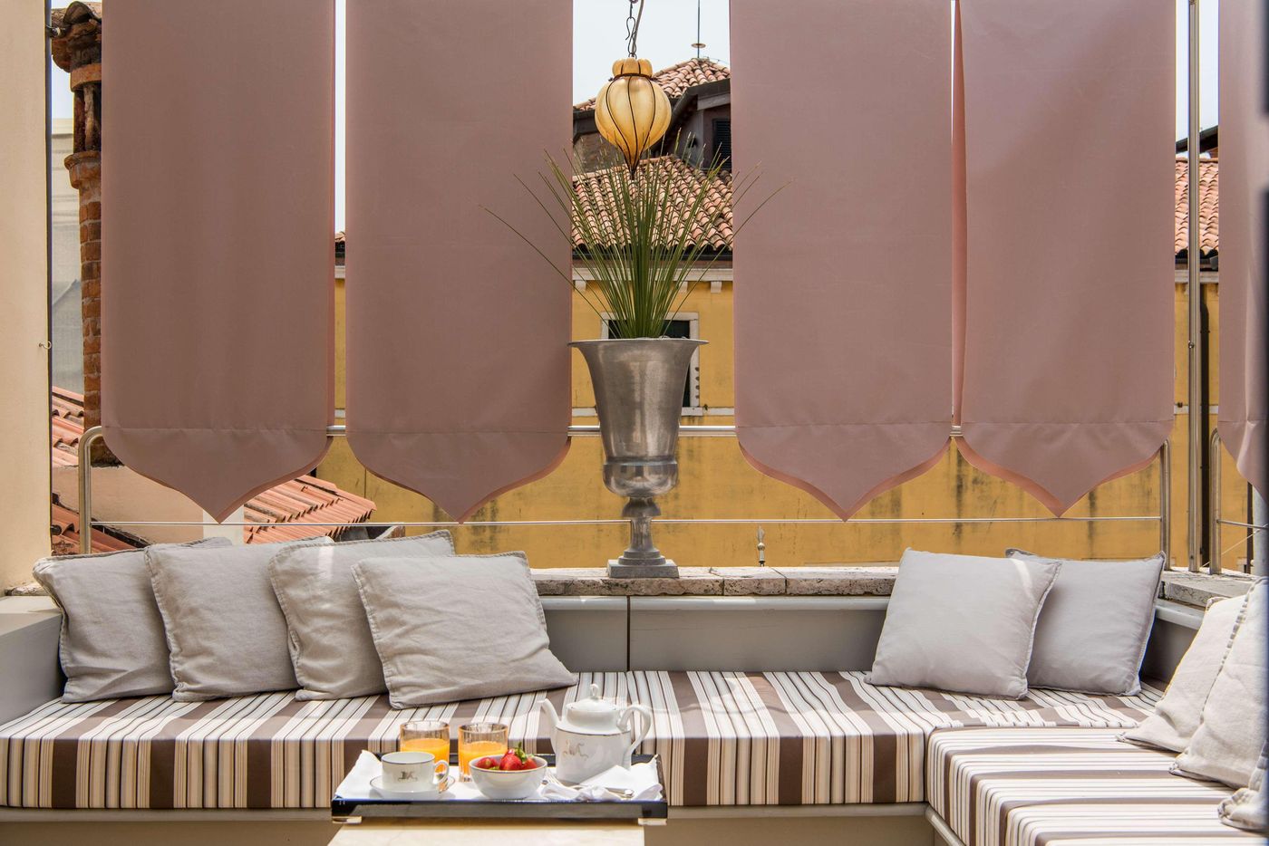 Ca--Maria-Adele-Room-58