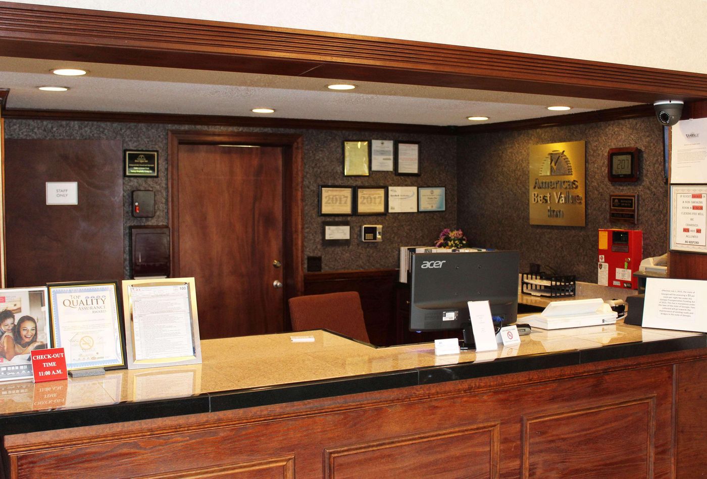 ibis-Muenchen-City-Lobby-24