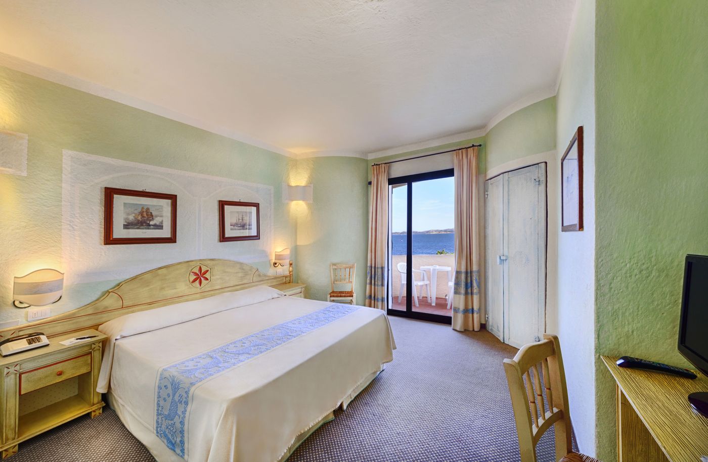 Grand-Hotel-Smeraldo-Beach-Room-10