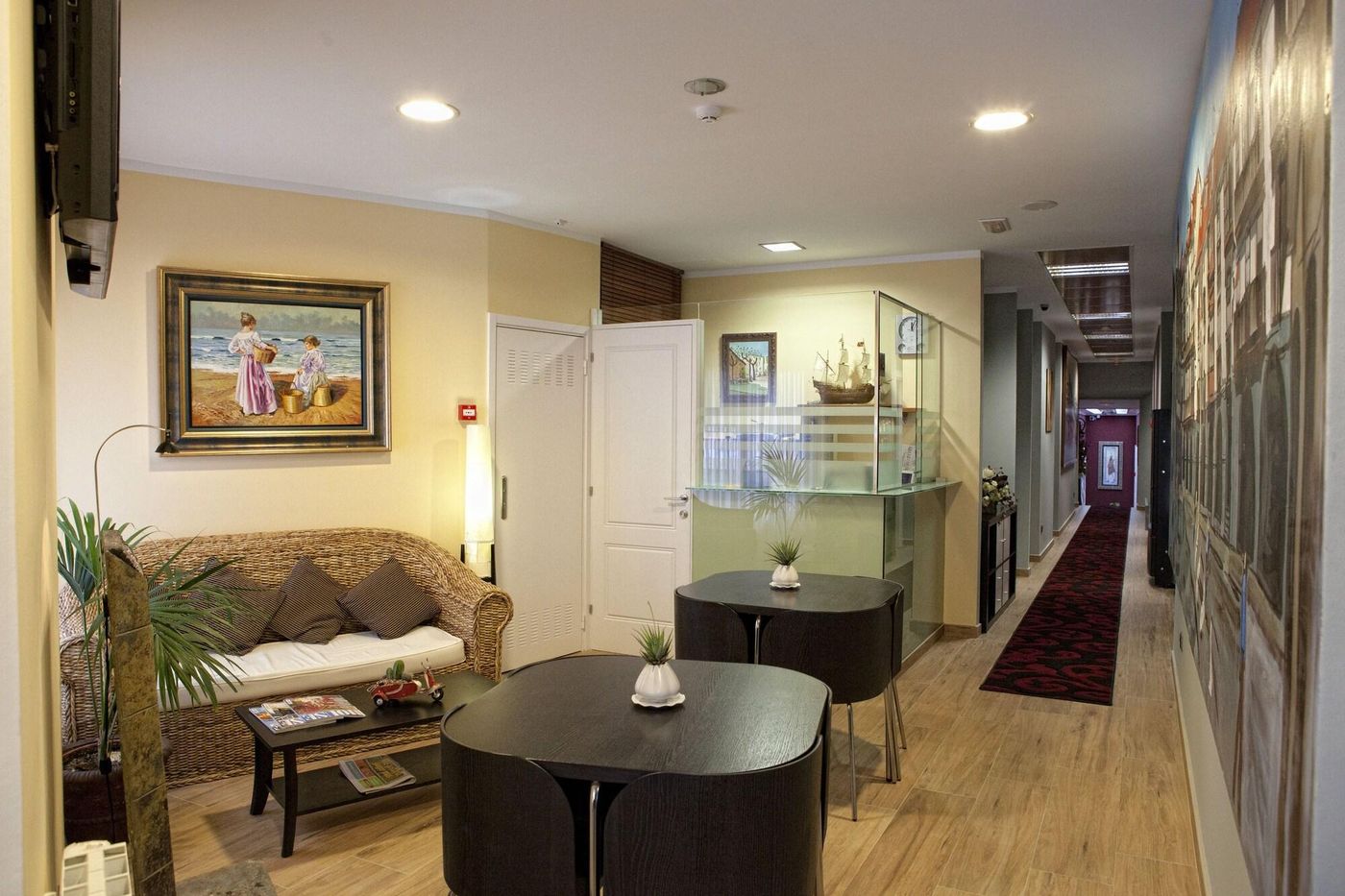 Pensión Jade-Spain-CASTRO URDIALES-Lobby-6