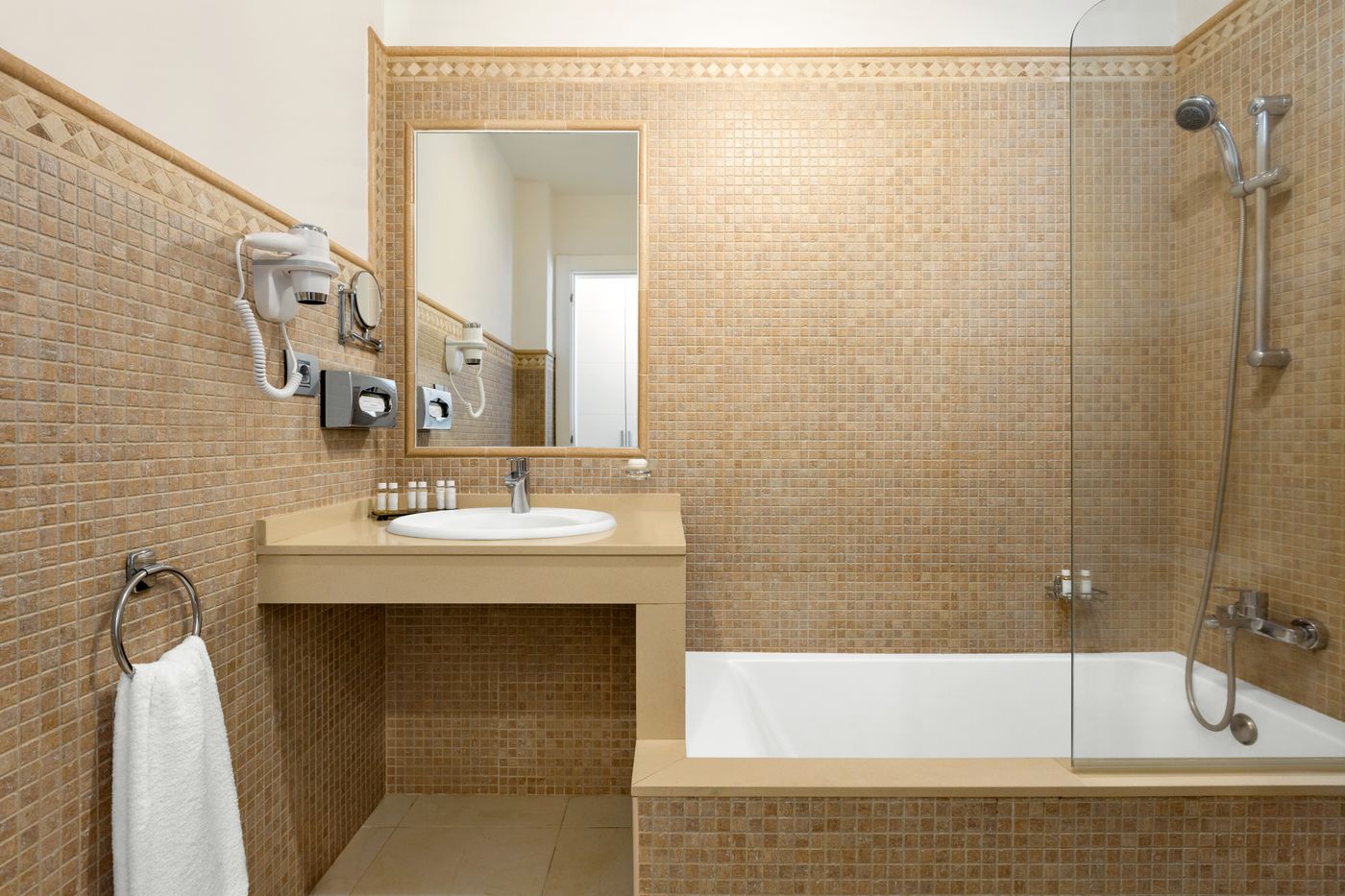 Wyndham-Residences-Golf-Del-Sur-Room-72