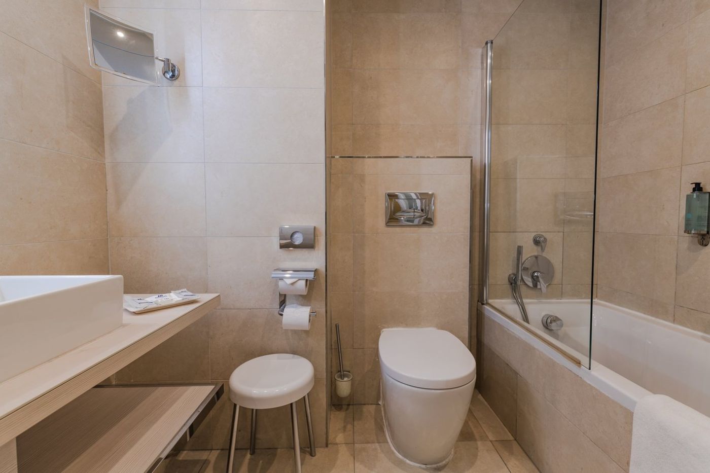 Maritim-Antonine-Hotel---Spa-Room-30