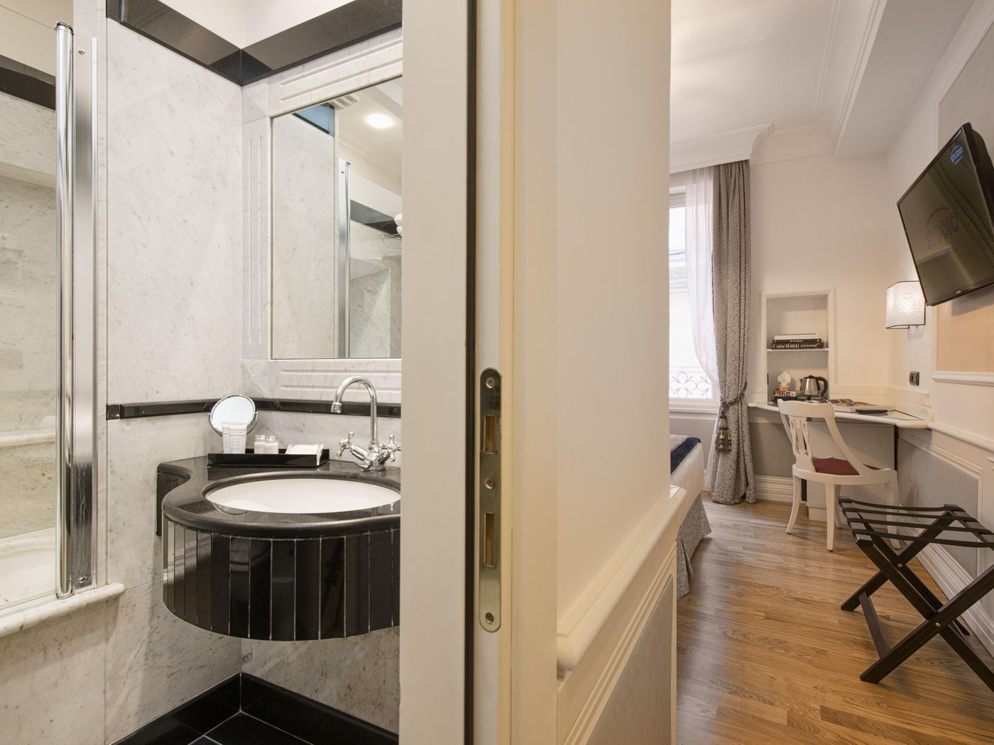 The-Britannia-Hotel-Room-25