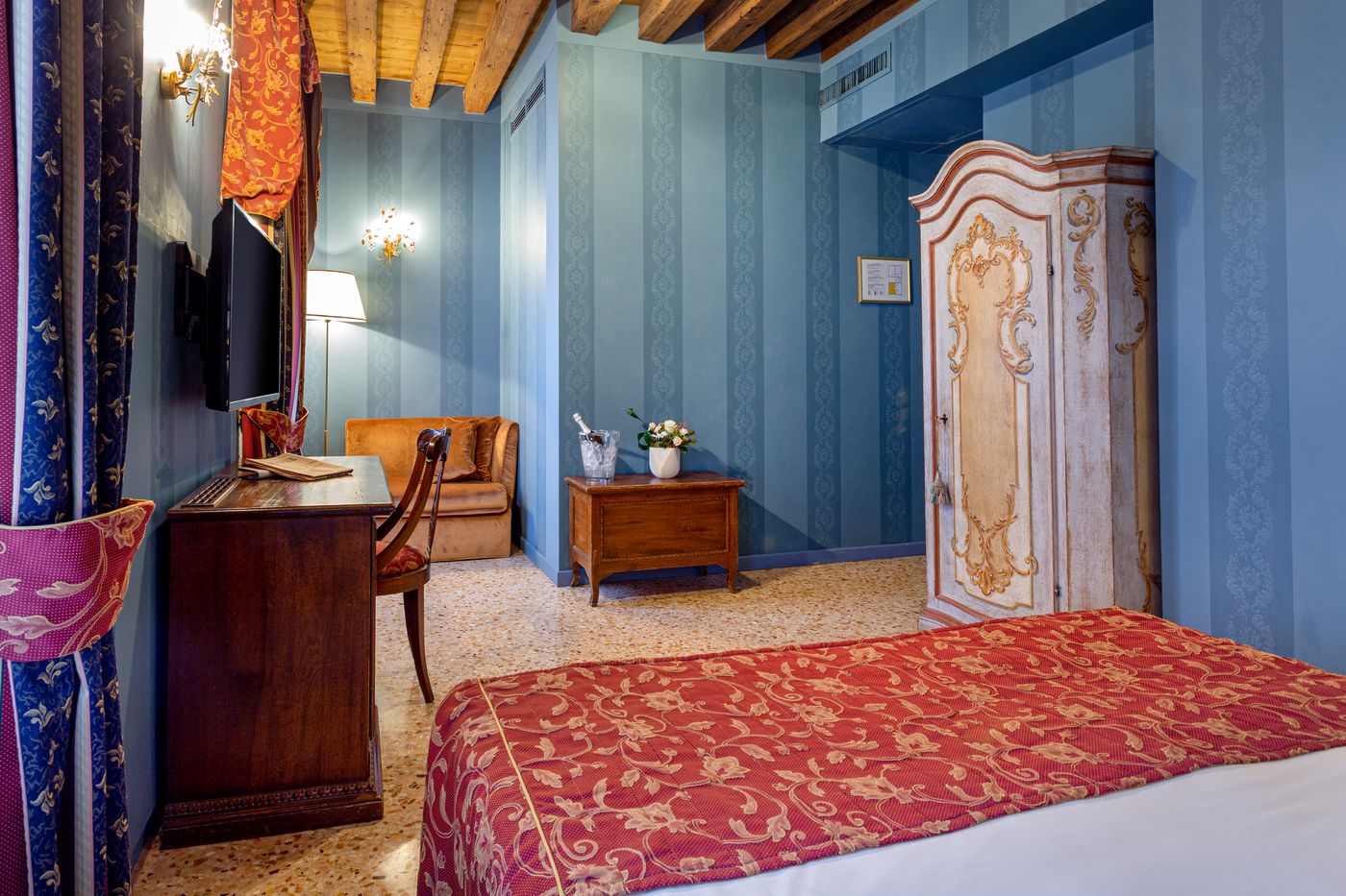 Hotel-Tiziano-Room-5