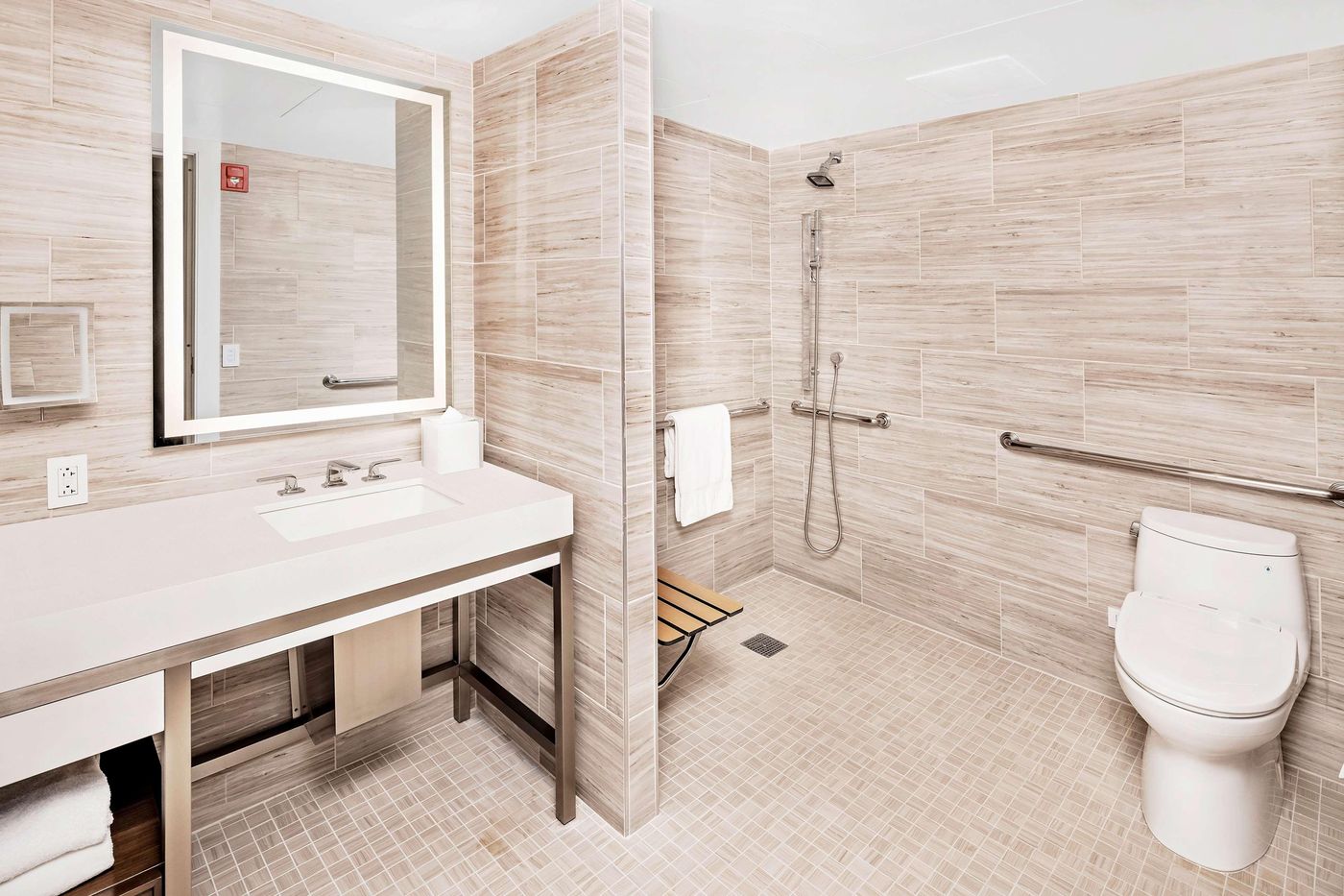 Hilton-Club-The-Quin-New-York-Room-48