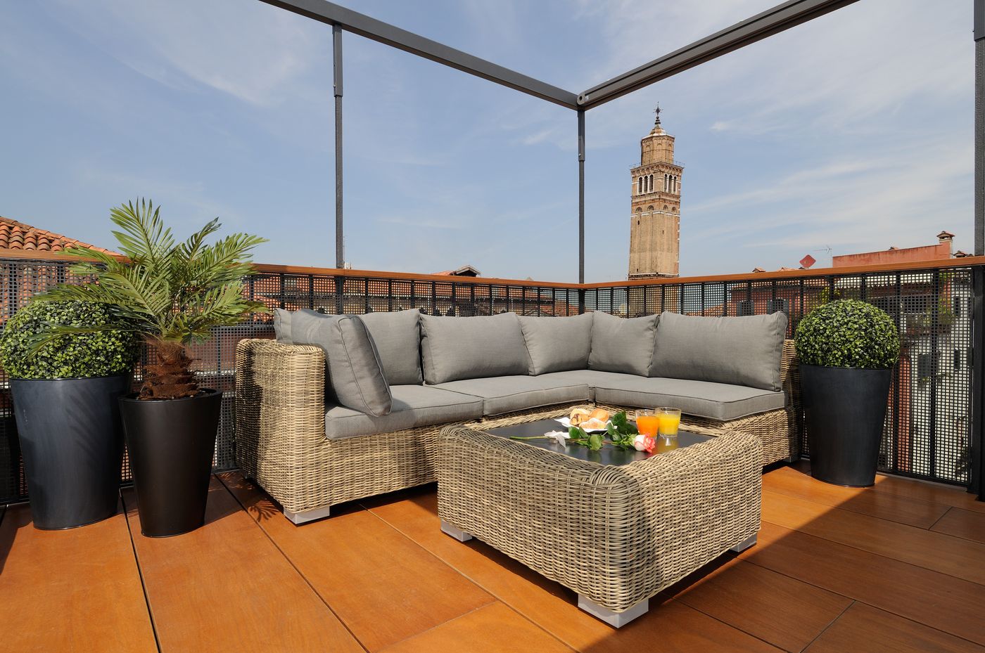 Unahotels-Ala-Venezia--Adults-16--Terrace-80