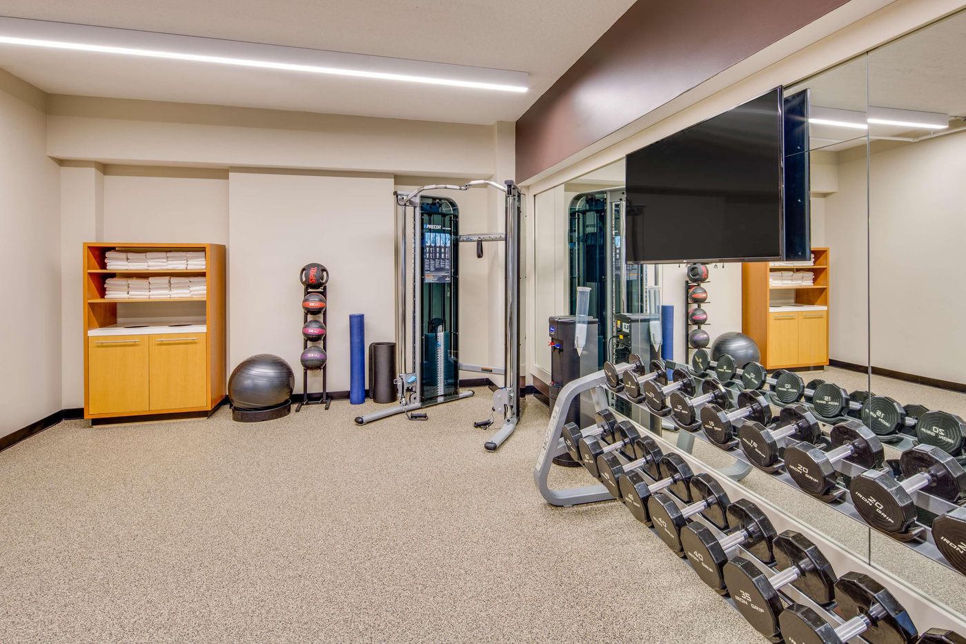 Doubletree-Hotel-Jersey-City-Sports-and-Entertainment-31