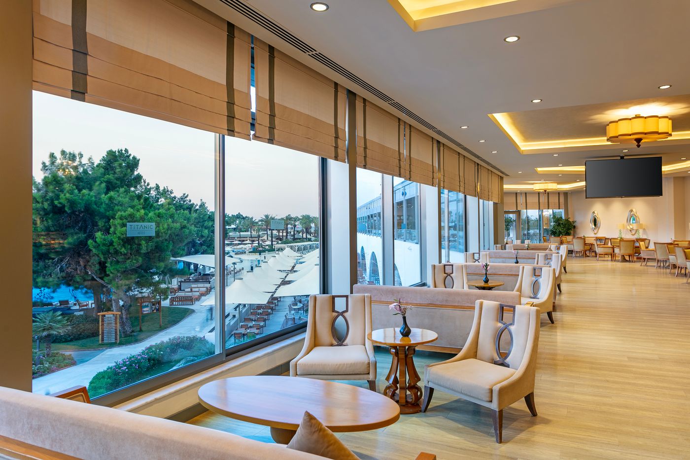 Titanic-Deluxe-Lara-Bar-58