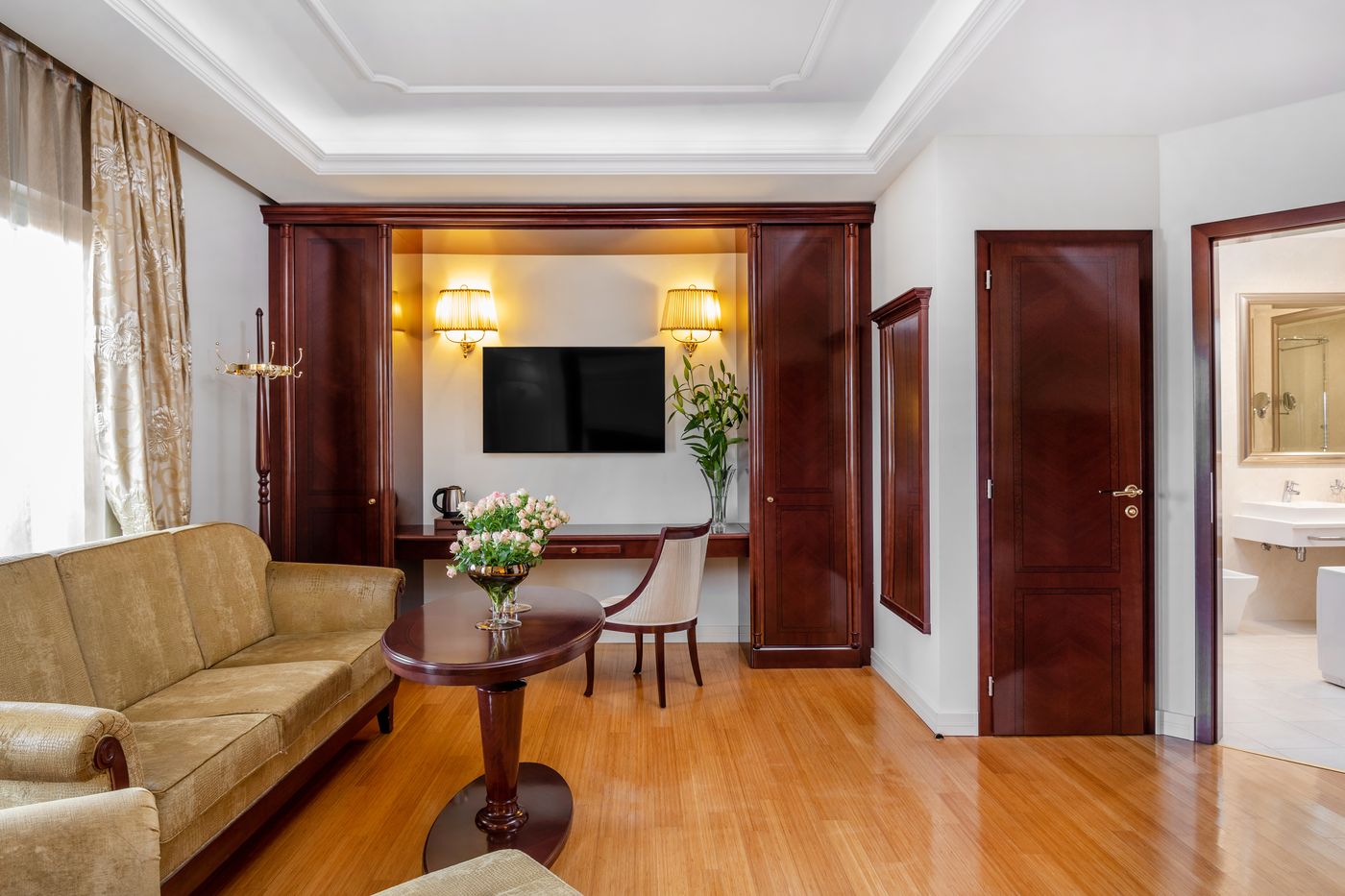 President-Solin-Room-23