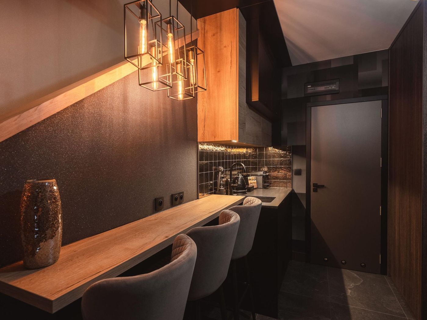 Art-Suites-Hotel-Room-13