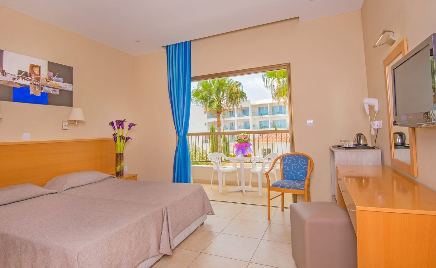 New Famagusta Hotel & Suites