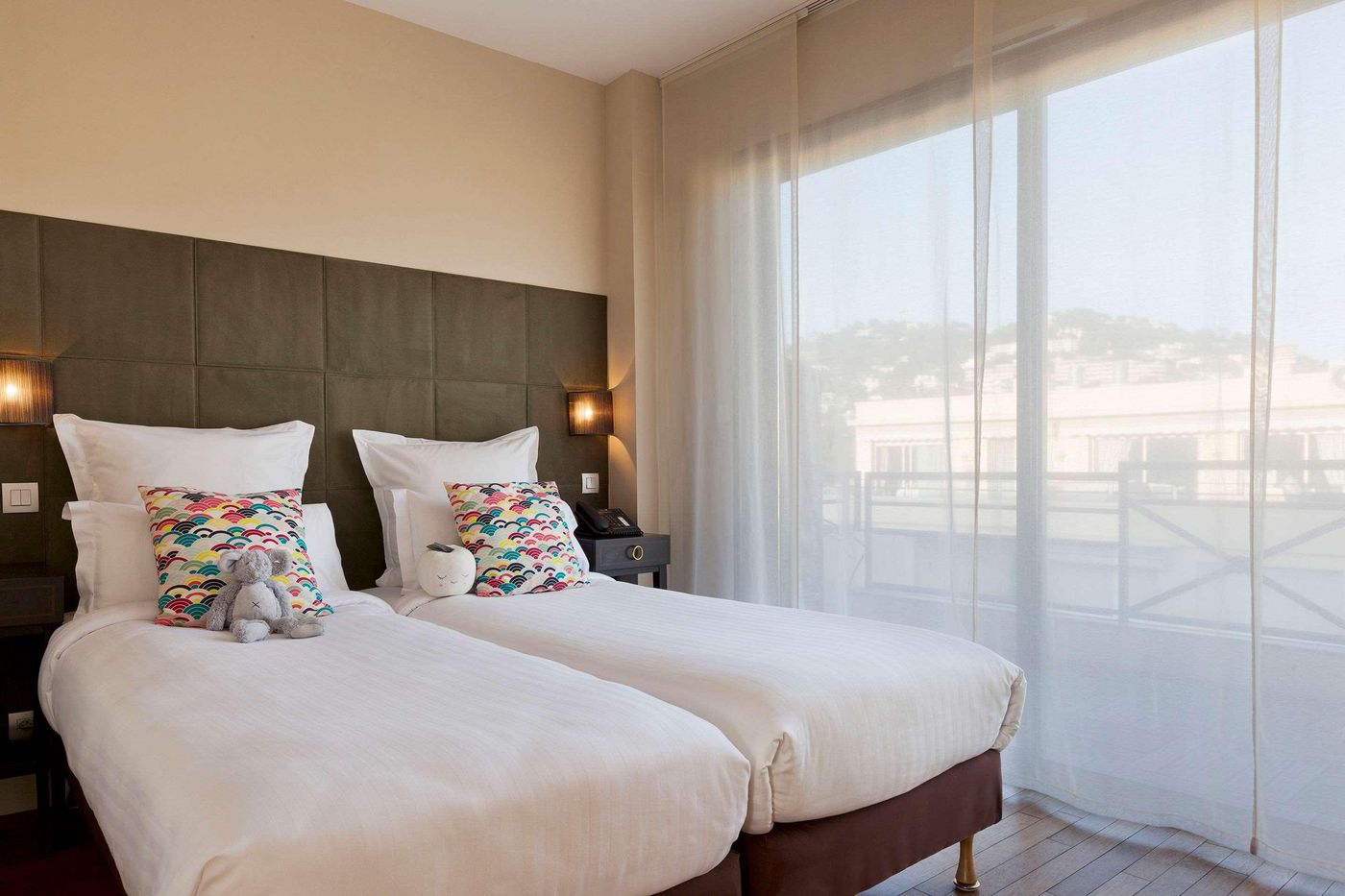 Neho-Suites-Cannes-Croisette-Room-31