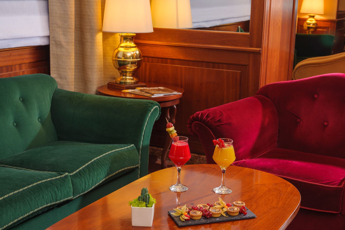 Leonardo-Hotel-Milan-City-Center-Lobby-17